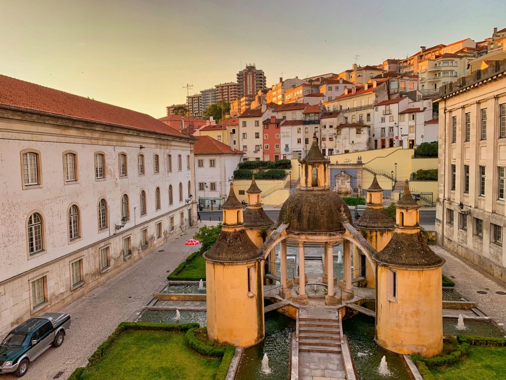 Willkommen in Coimbra, einer Stadt, die nicht nur reich an Geschichte und Kultur ist, sondern auch als wahres Juwel Portugals erstrahlt.